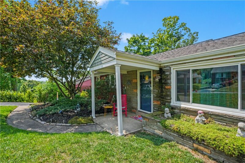 1242 Arrowood Dr — photo 3