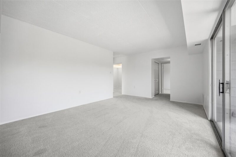 2160 Greentree Road 105W — photo 5