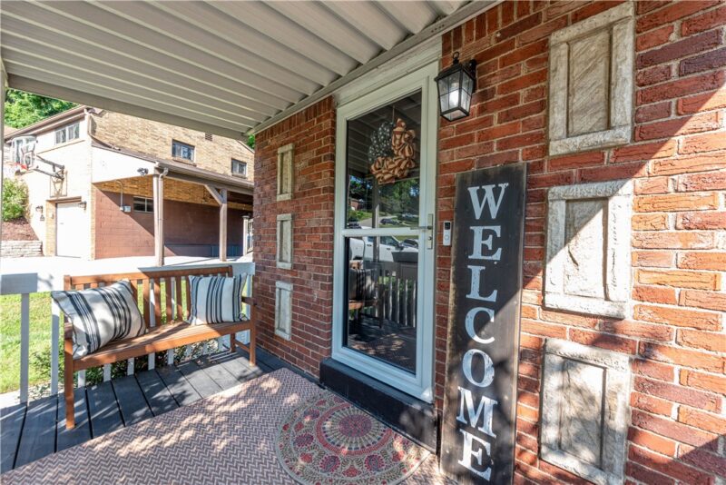 135 Winifred Dr — photo 2