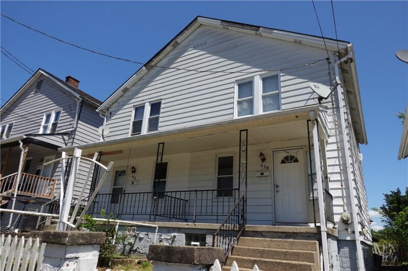 420/422 Sarah St — photo 3