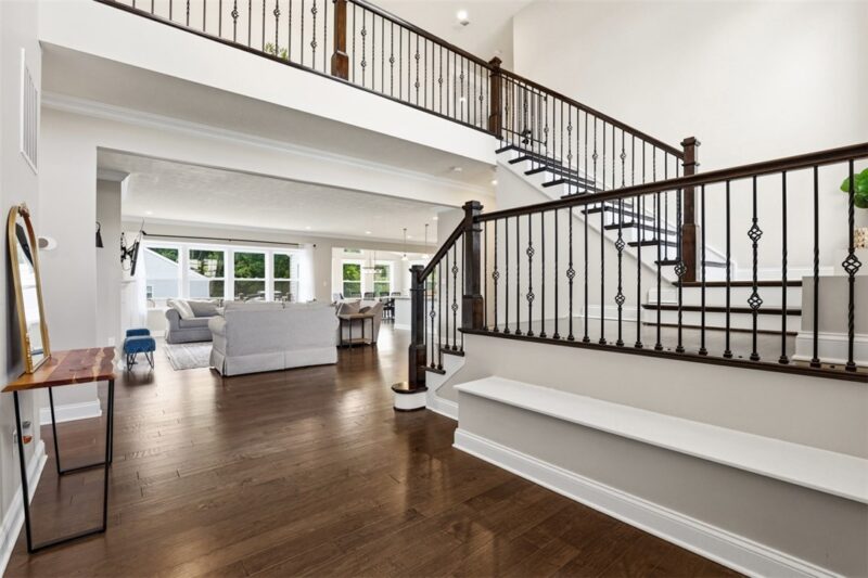 313 Regent Ct — photo 3