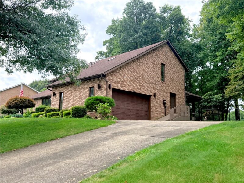 135 Regency Dr — photo 5