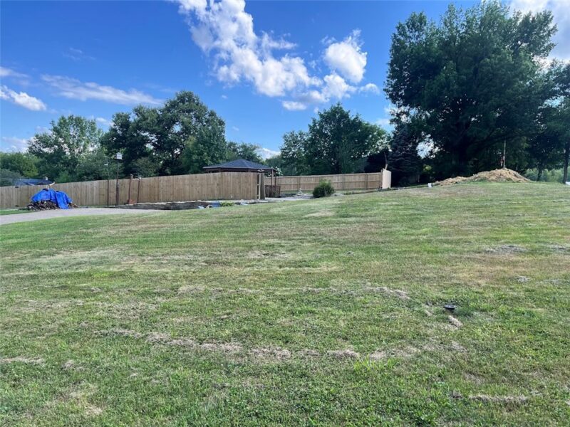124 Oak Drive — photo 2