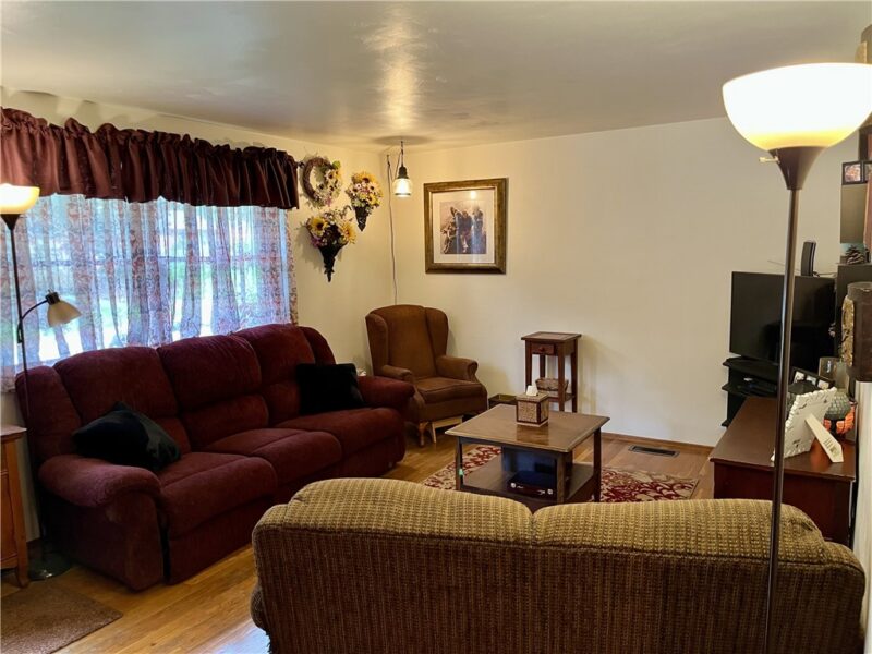 2072 Holiday Park Dr — photo 4