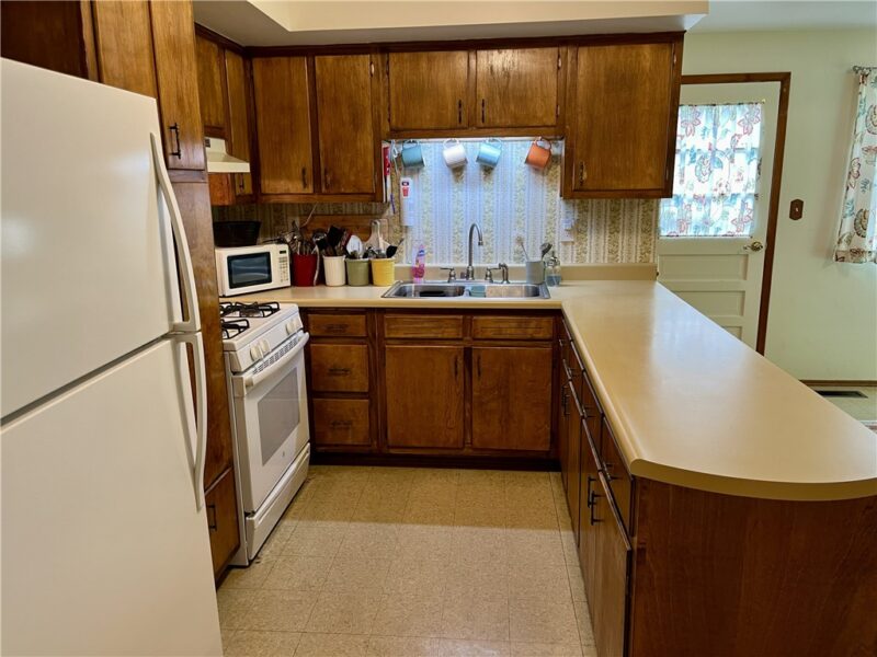 2072 Holiday Park Dr — photo 5