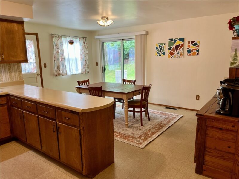 2072 Holiday Park Dr — photo 6