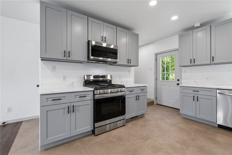 943 Hilltop St — photo 4