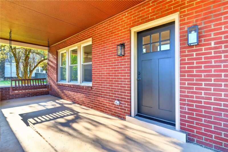 611 W Ingomar Rd — photo 2