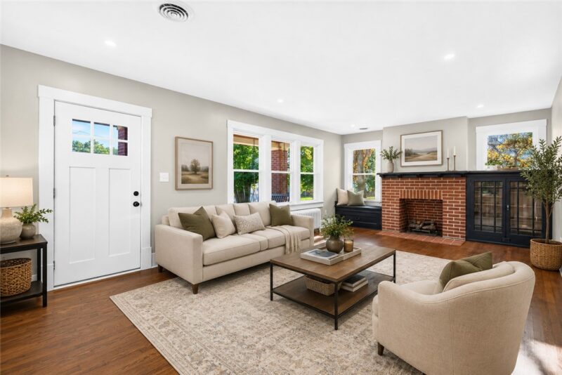 611 W Ingomar Rd — photo 4