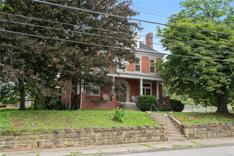 718 Brownsville Rd — photo 2