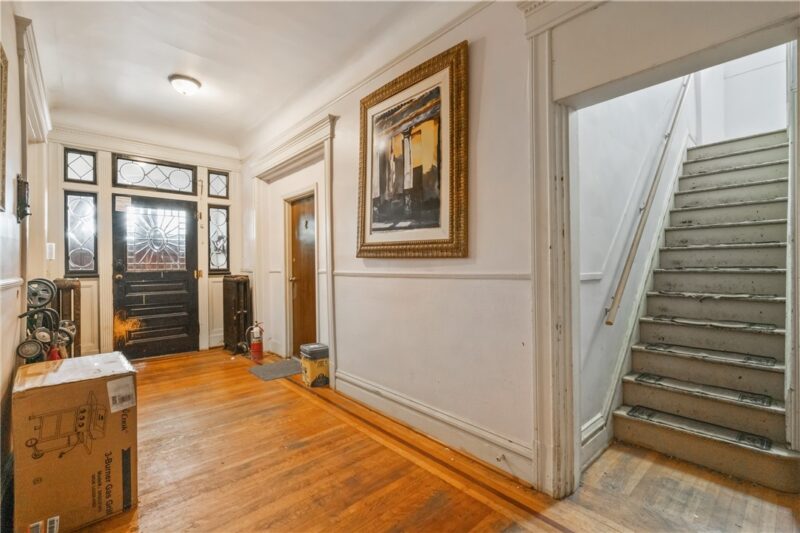 718 Brownsville Rd — photo 7