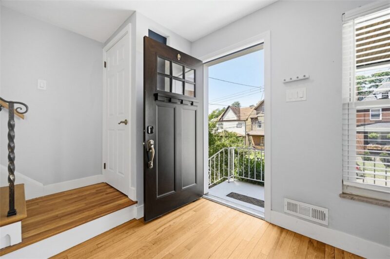 131 Olympia St — photo 5