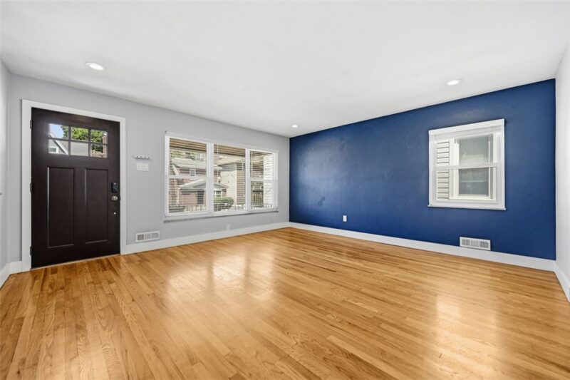 131 Olympia St — photo 6