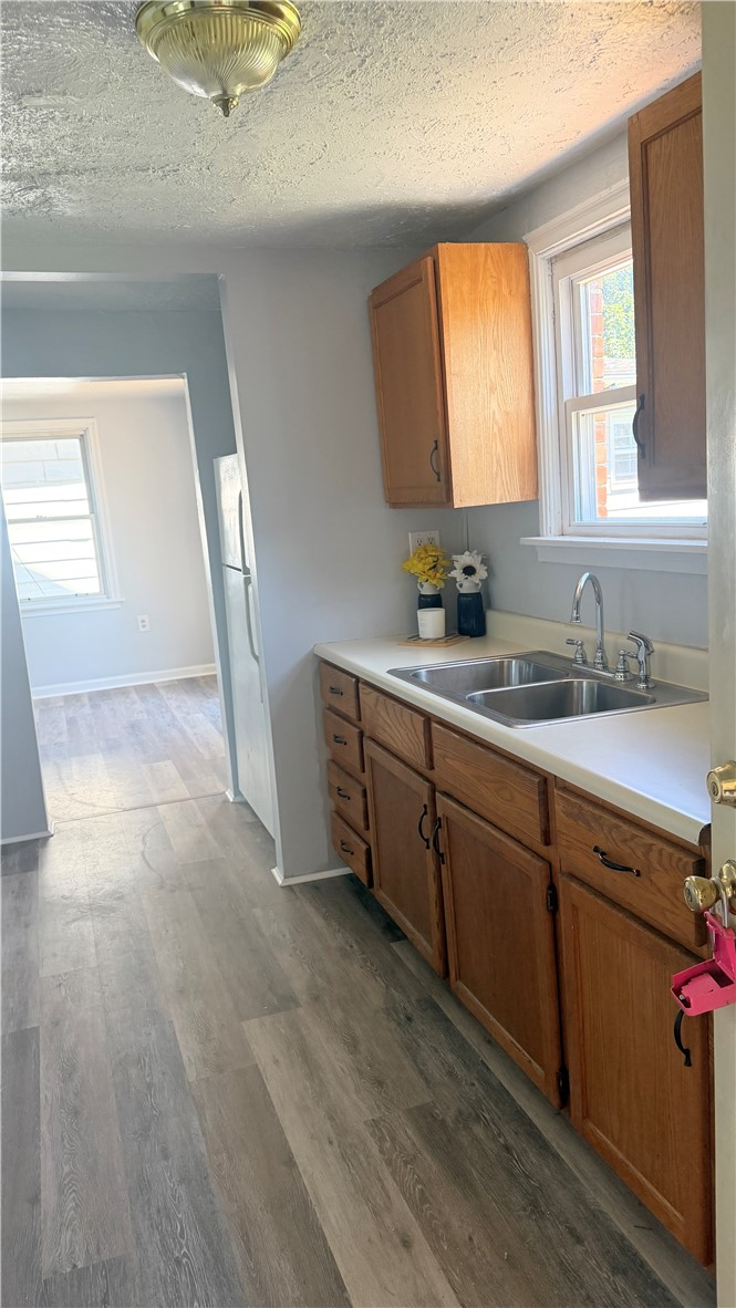 2310 Delaware Ave — photo 7