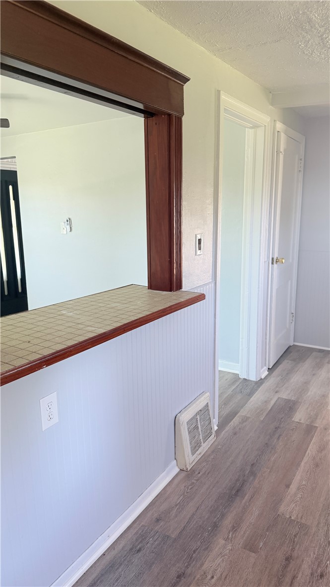 2310 Delaware Ave — photo 8
