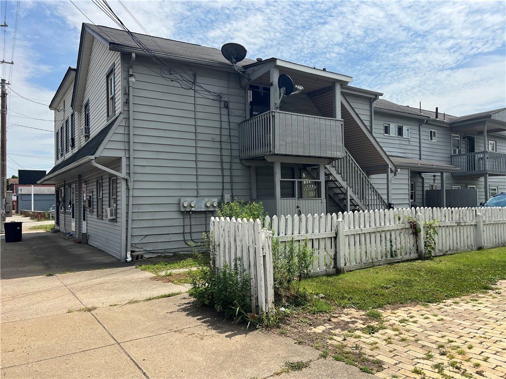 2518 Walnut St — photo 1