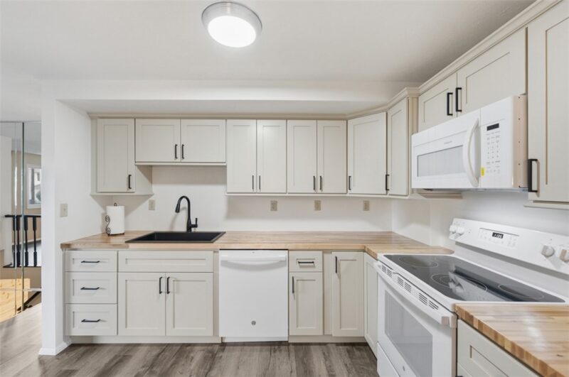 110 Carnegie Drive — photo 3