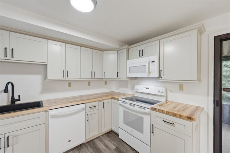 110 Carnegie Drive — photo 6