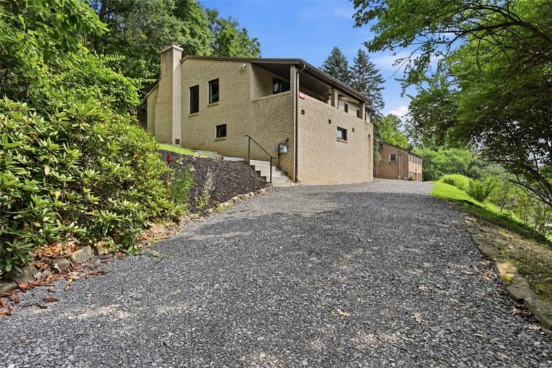 678 Smith Lane — photo 2