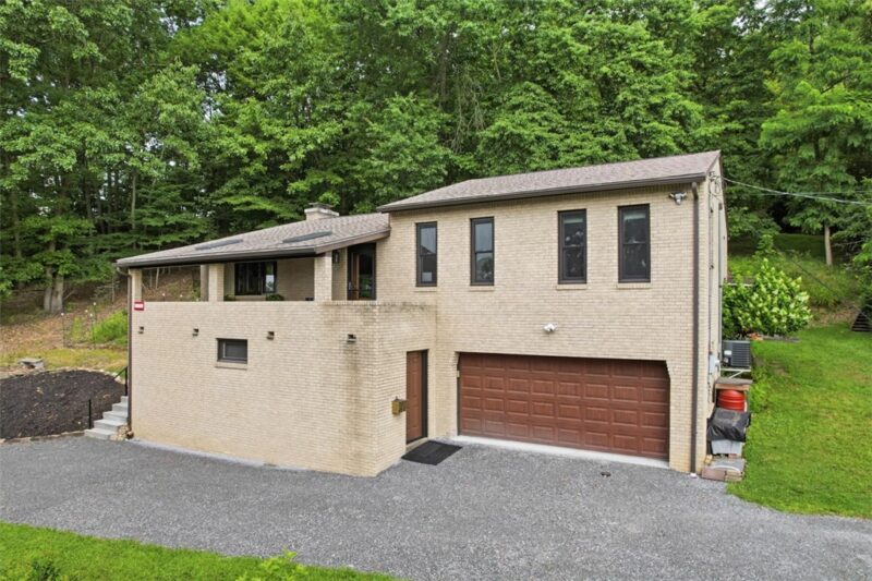 678 Smith Lane — photo 3