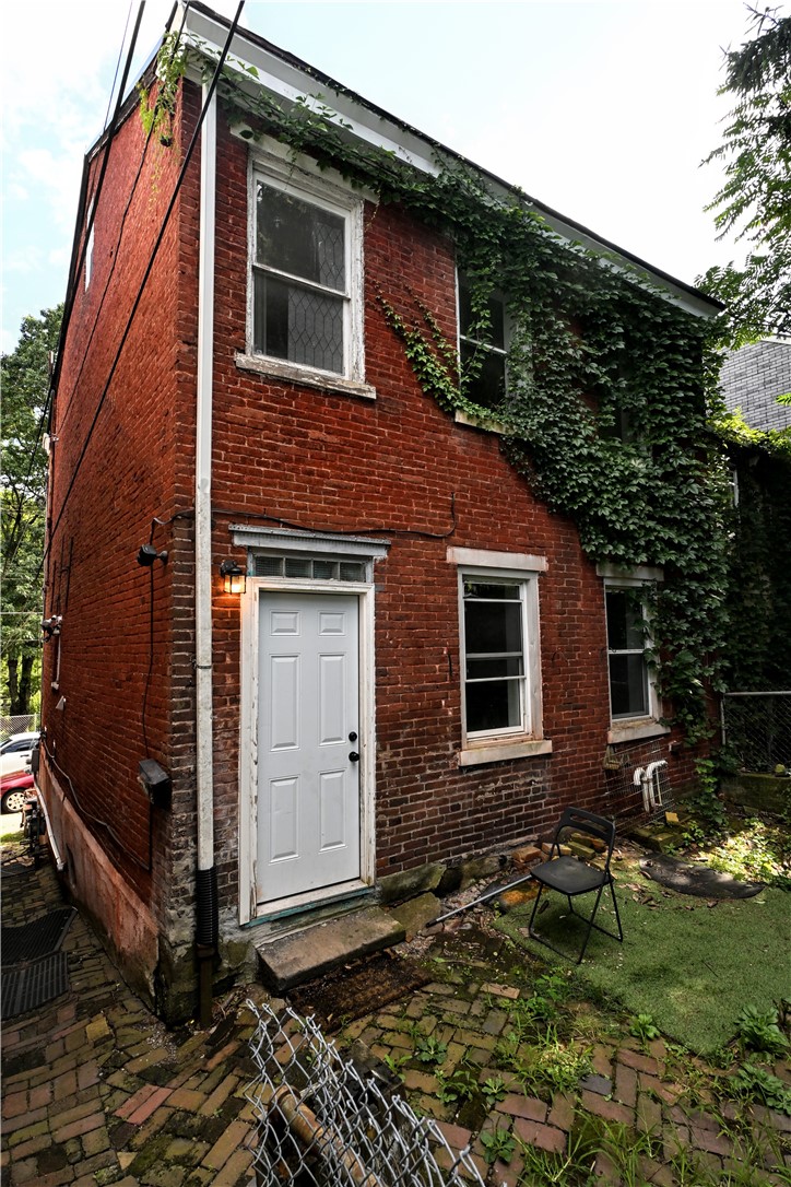 1136 High St — photo 2