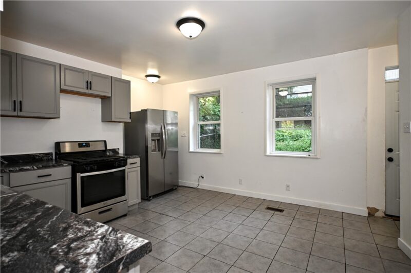 1136 High St — photo 8
