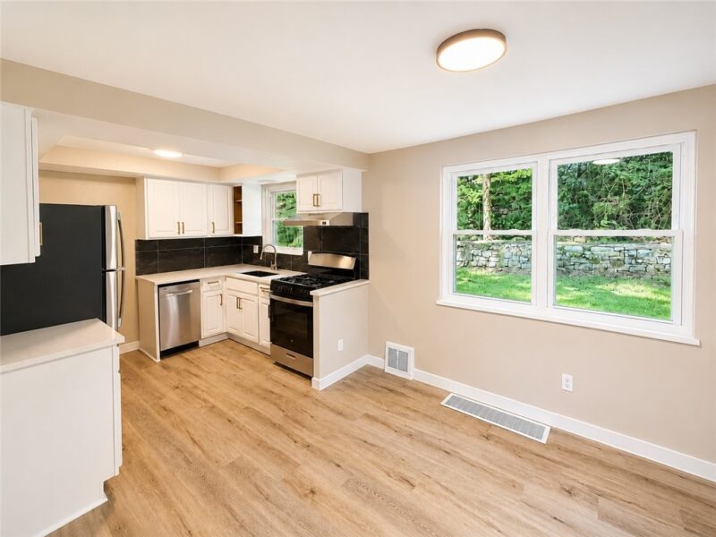 418 Pennwood Dr — photo 5