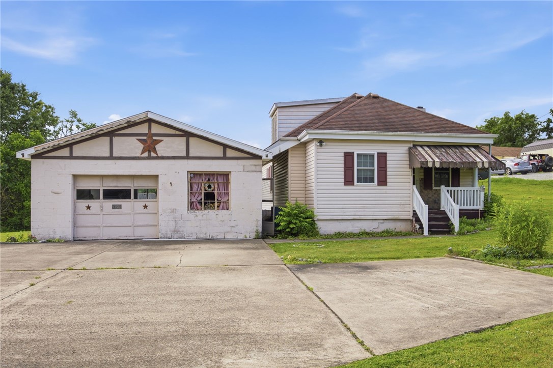 514 Rostraver Rd — photo 1