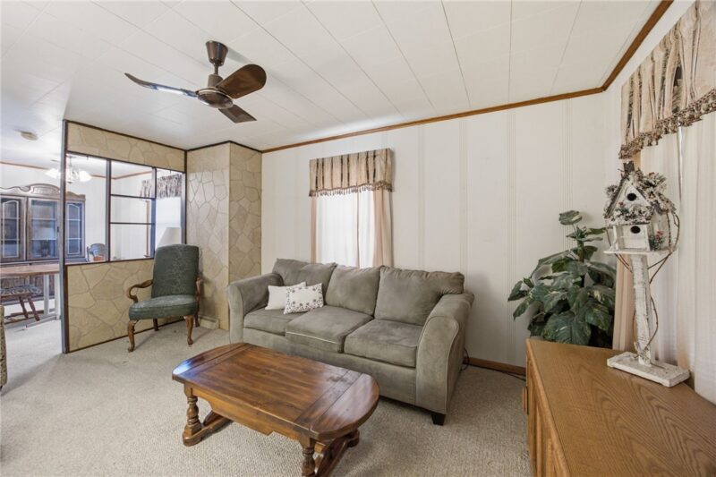 514 Rostraver Rd — photo 8