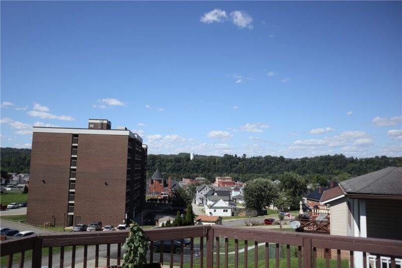 627 Wood St — photo 4