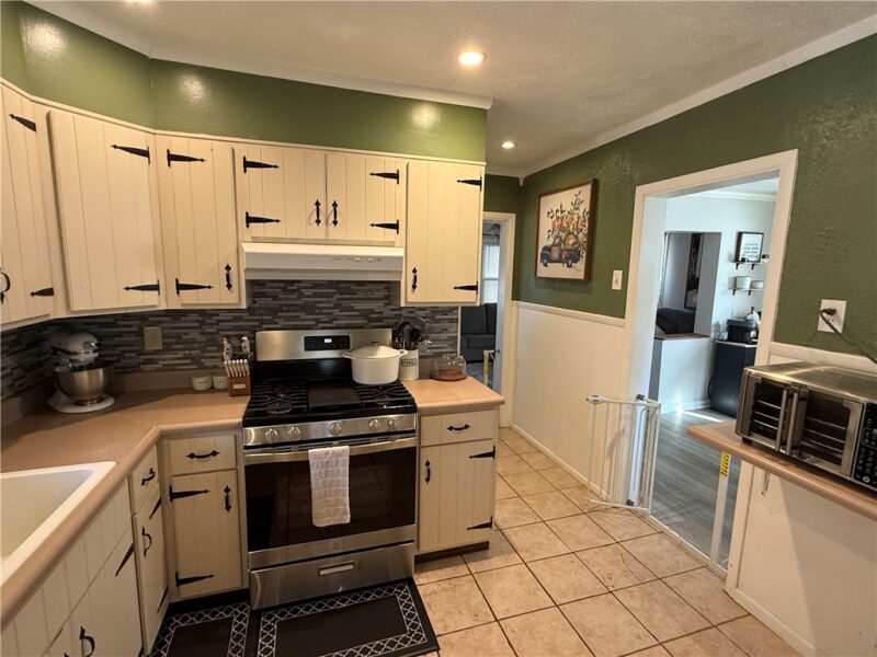 74 E Katherine Ave — photo 4