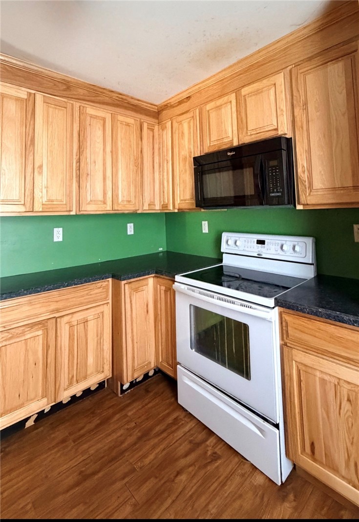 925 Morton St — photo 6