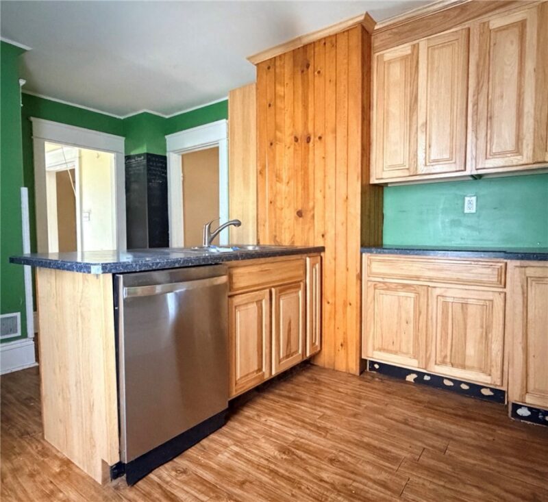 925 Morton St — photo 7
