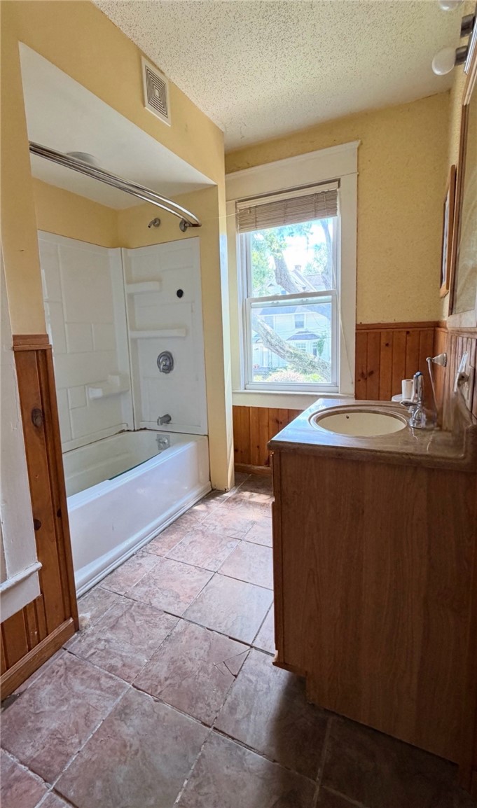 925 Morton St — photo 8