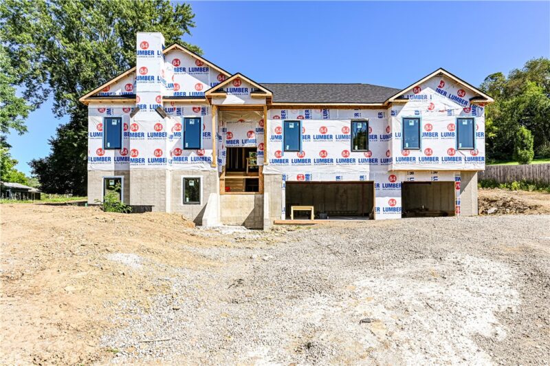 1421 Marguerite Lake Road — photo 2