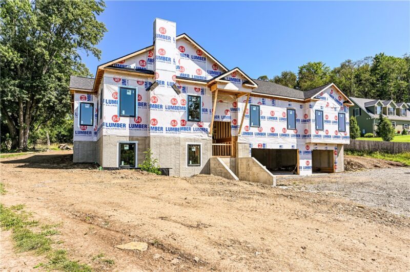1421 Marguerite Lake Road — photo 3