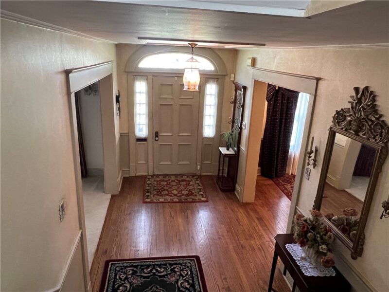 410 E Clen Moore Blvd — photo 3