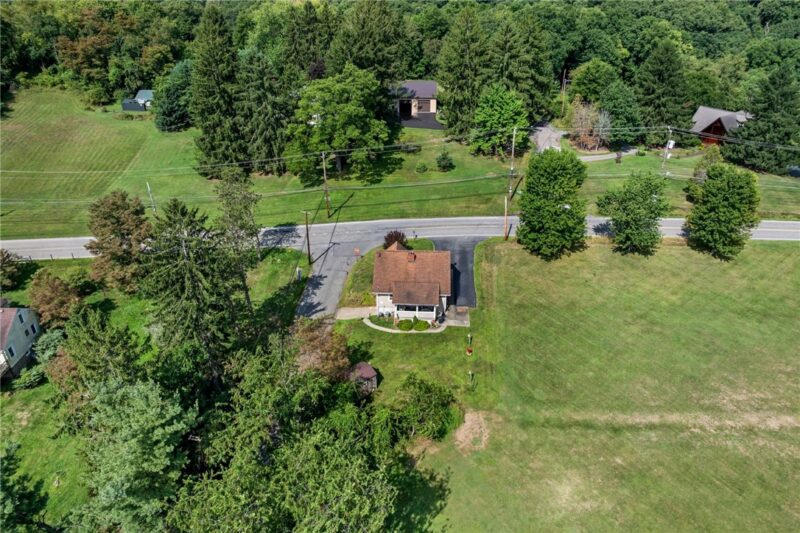 2440 Henry Rd — photo 3