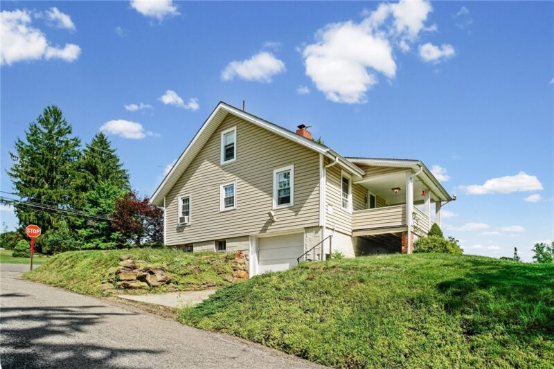2440 Henry Rd — photo 4