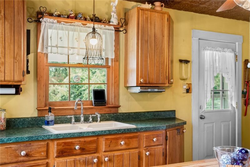 2440 Henry Rd — photo 8