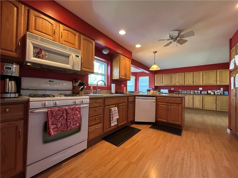 276 East Ave — photo 2
