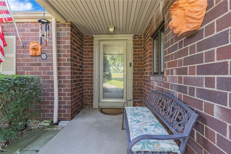 1340 Adams Dr — photo 2