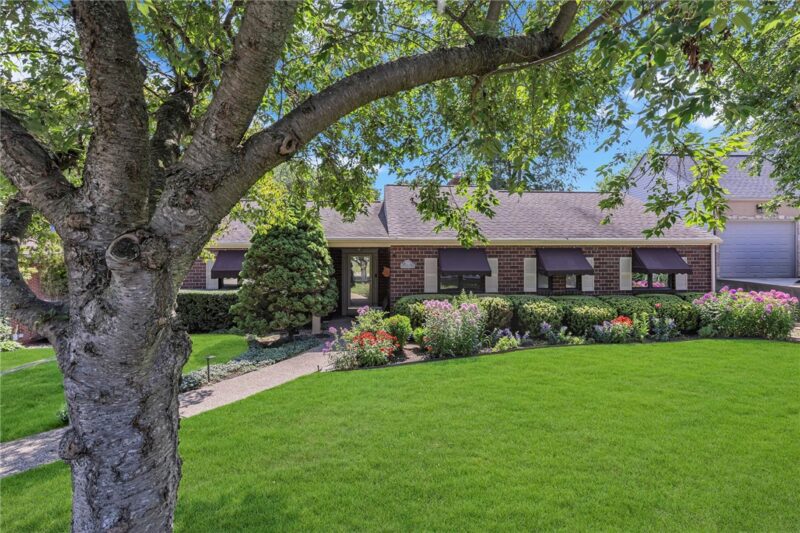 1340 Adams Dr — photo 3
