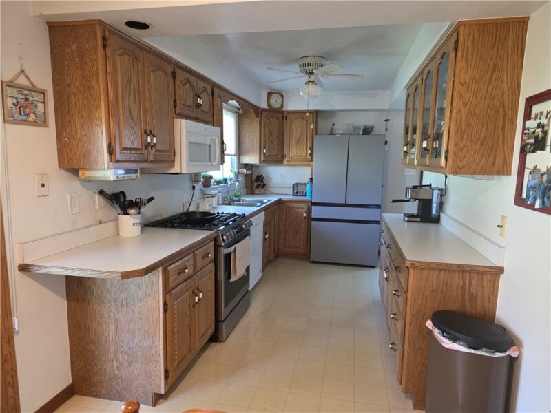 2638 Beverly Dr — photo 2