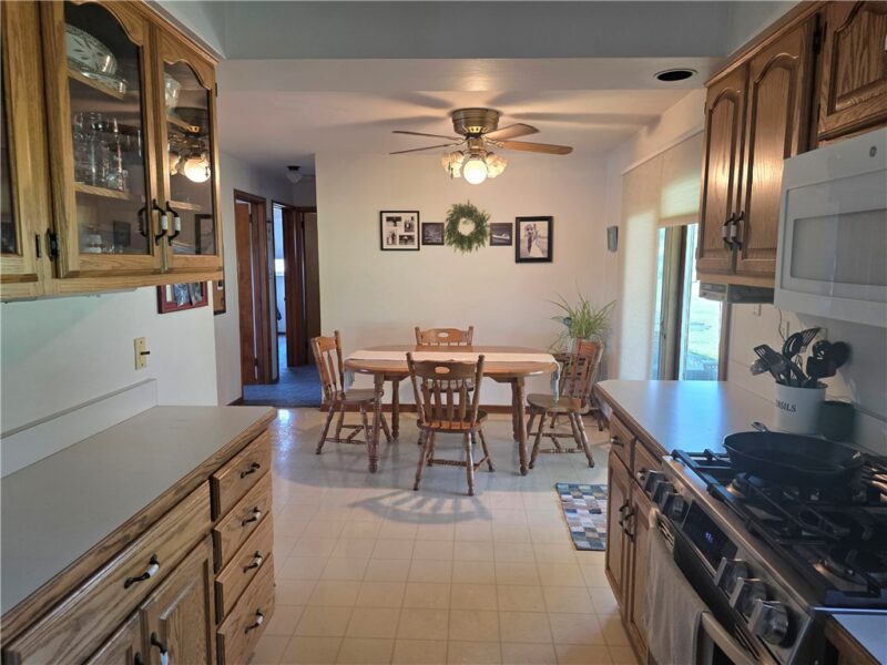 2638 Beverly Dr — photo 4