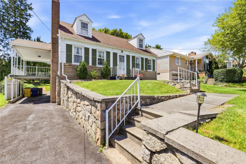 93 Violet Street — photo 2