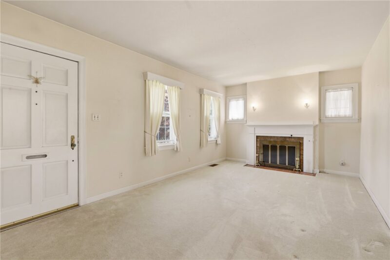 93 Violet Street — photo 8