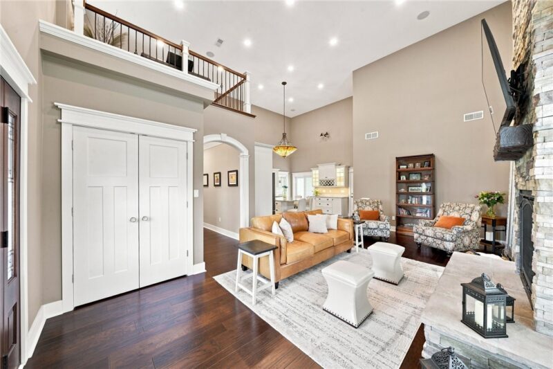 2215 Hyland Rd — photo 4