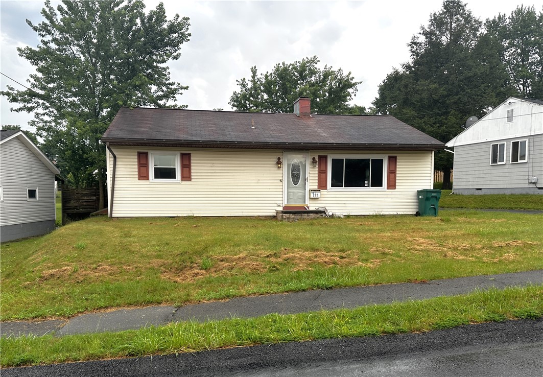 217 Sherwood Drive — photo 1