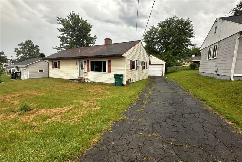 217 Sherwood Drive — photo 2